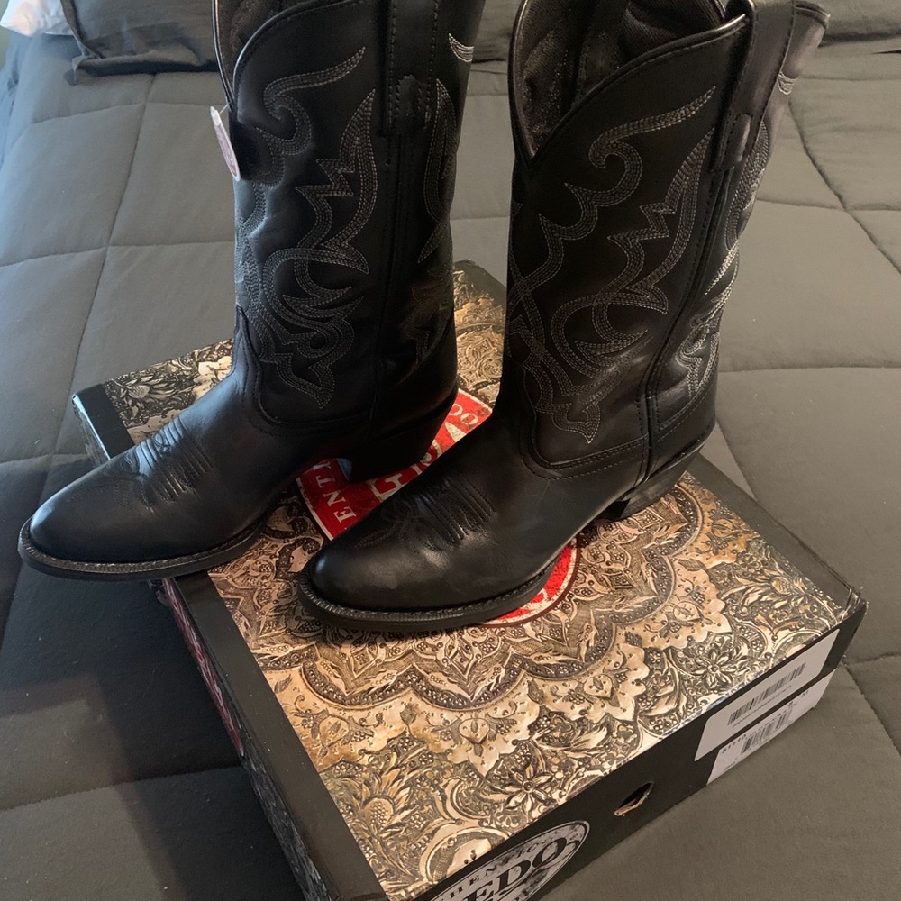 Women’s size 8 Laredo boots